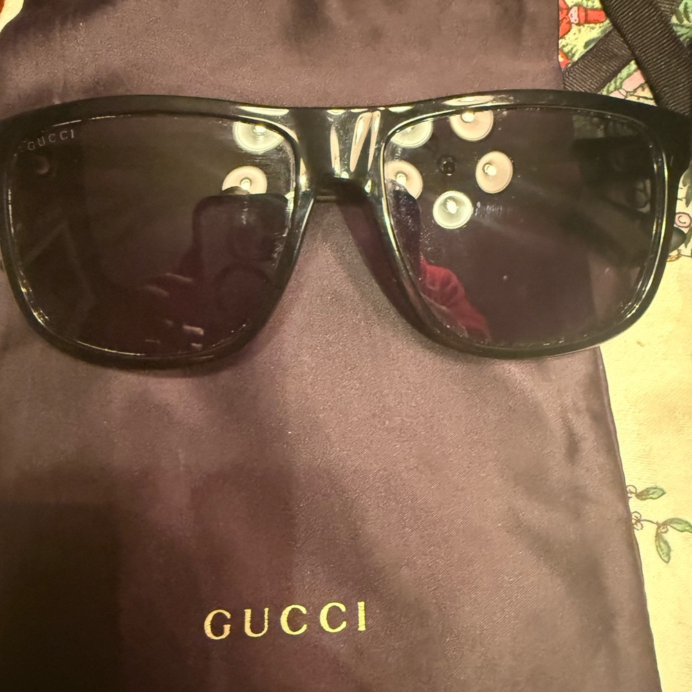 Gucci Dark Frame Sunglasses - Picture 2 of 5